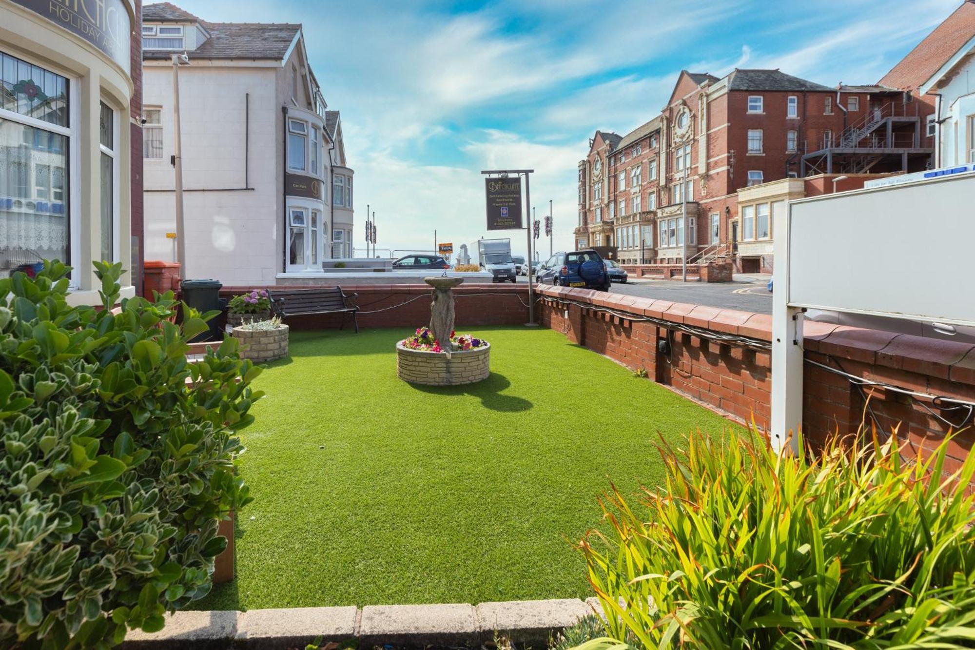 Beachcliffe Holiday Apartments Blackpool Exterior photo